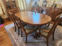 Dinning table & 6 chairs 68" long 41" wide