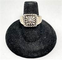 Vintage Solid Sterling Ring 5 Grams Size 7