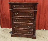 5 drawer Dresser - Matches Lot 8, 19 and 20.