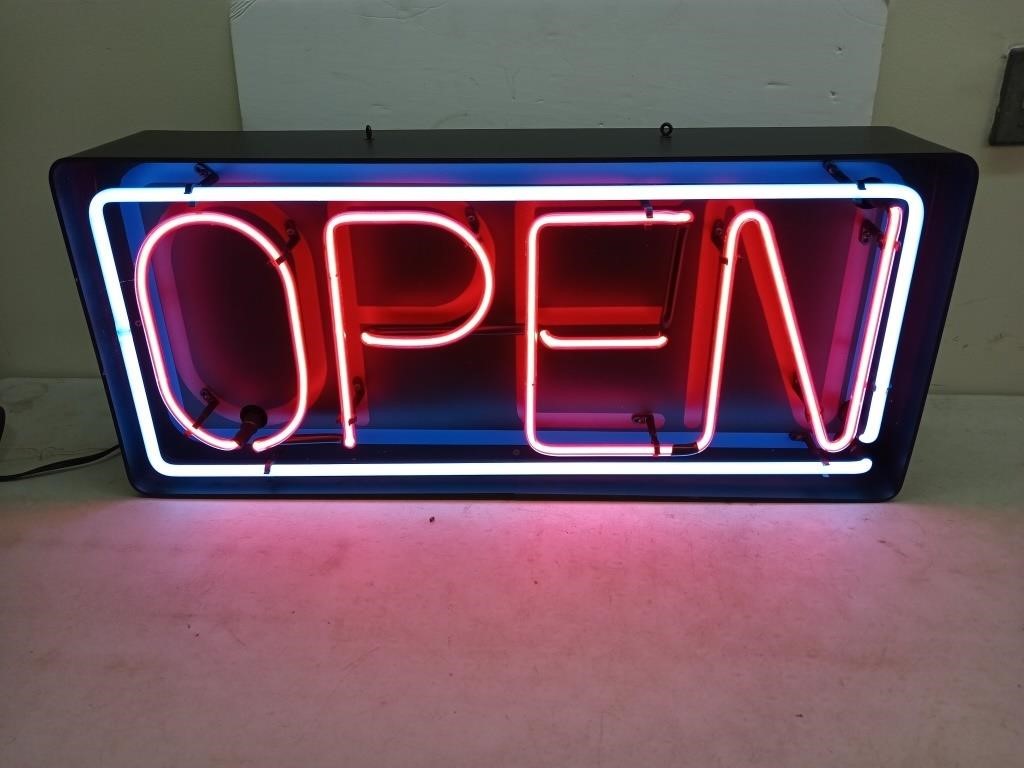 Neon open sign like new in the box works 15x34