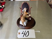 Hamilton Collection Cat Figure, "Picture Perfect"