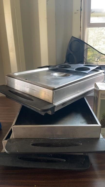 STAINLESS STEEL CHAFING PANS WITH COVERS