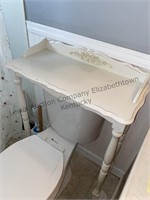 Over the toilet table approximate measurements 26