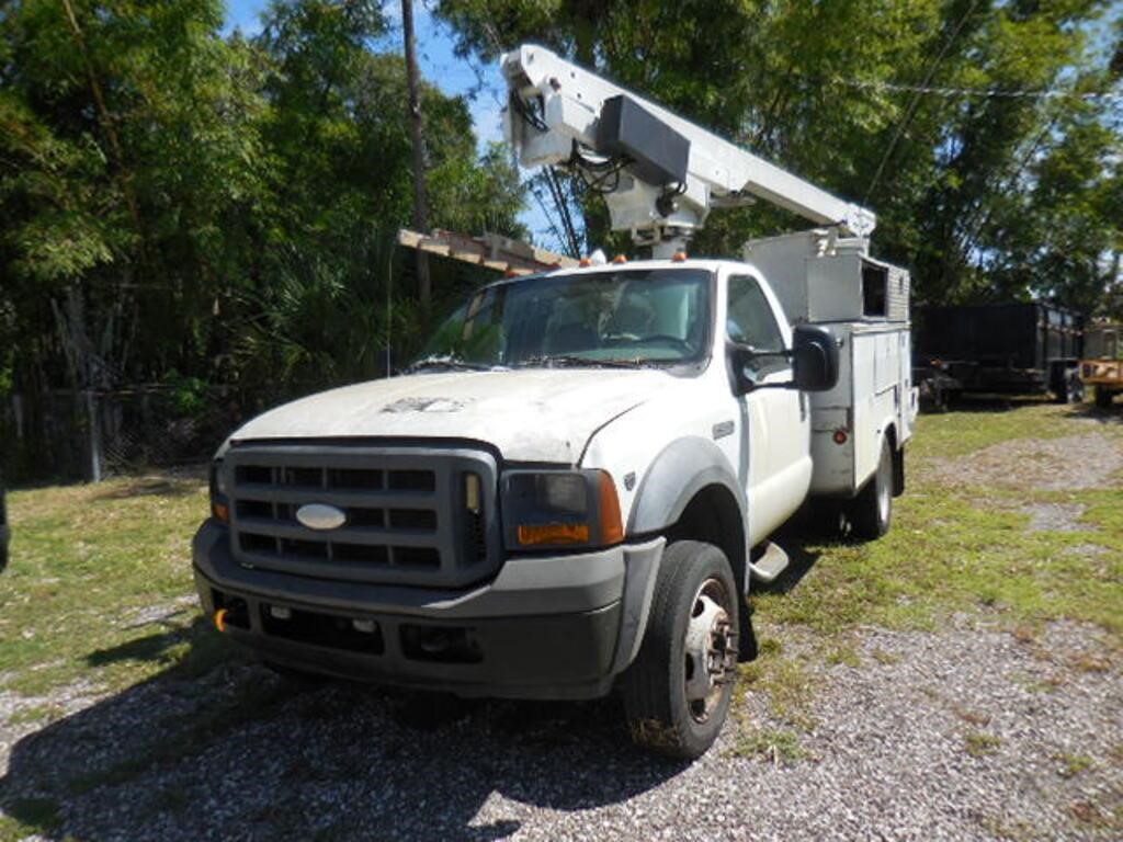 2005 Ford F450 with Boom & Bucket.