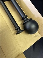 4 Curtain Rods in Black