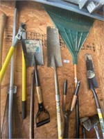 Long Handled Yard & Garden Tools