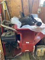 Troy Bilt 8HP Tomahawk Chipper / Shredder