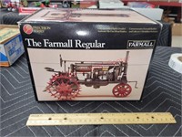 Precision tractor Farmall Regular