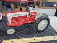Ford 961 powermaster tractor