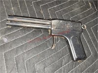 Daisy no. 72 squirtomatic tin pistol