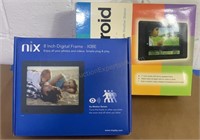 NIB Polaroid & Nix Digital Frames