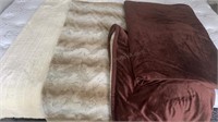 4 Soft & Cozy Blankets