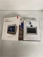 HONEYWELL HOME SMART COLOR THERMOSTAT