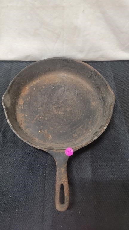 EARLY WAGNER NO 10 CAST IRON SKILLET