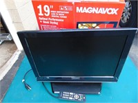 19 inch LCD tv with remote. works