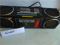 vintage small radio. works