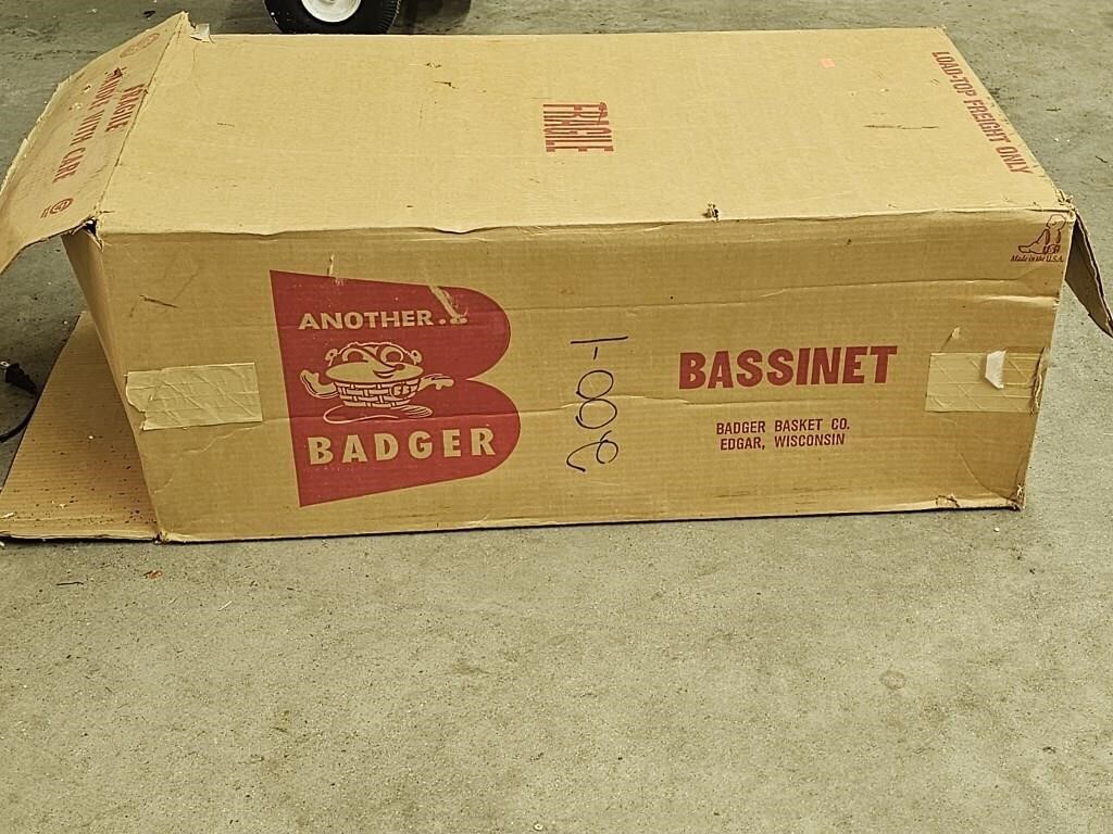 Badger Basket Co. Bassinet