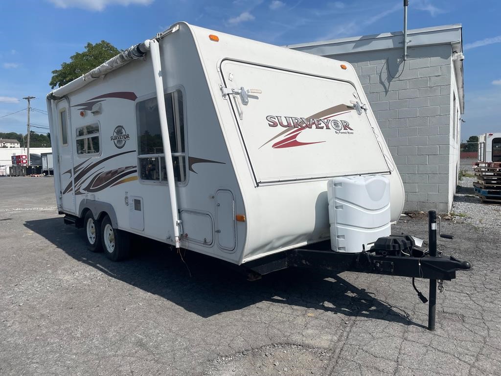 2008 Forest River Surveyor 18' Bumper Pull Camper