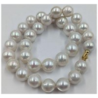 A Fine South Sea Pearl Necklace 54 Grams, 12 To 1