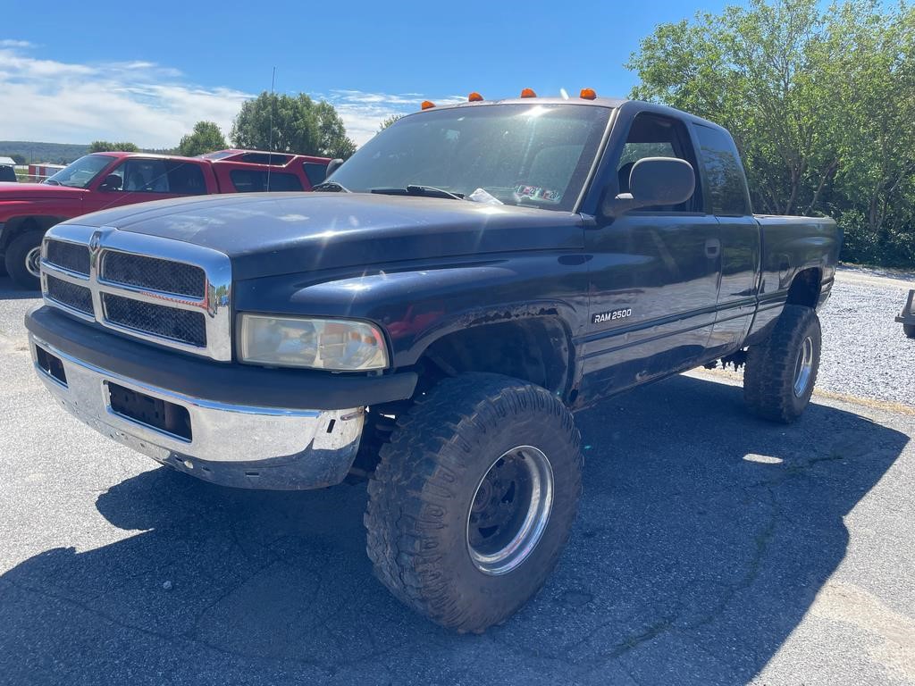 2002 Dodge Ram 2500 4X4 Pick Up Truck