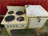 VINTAGE GE HOT POINT STOVE  AS IS