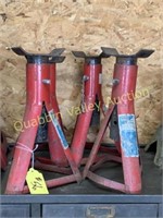 4 RED JACK STANDS