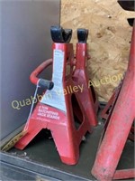 PAIR OF RED JACK STANDS