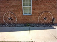 Set of 2 antique metal wagonwheels