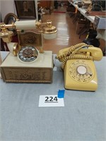 Lot of 2 vintage rotary telephones