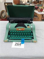 Vintage Tom Thumb typewriter