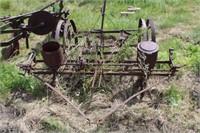 IH 2 Row Corn Planter