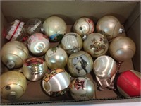 VINTAGE COLLECTIBLE ORNAMENTS, SOME w STRINGS