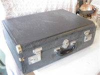 24 X 18 X 9 Vintage Hard Sided Suitcase - No Key
