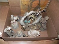 Lot of Indian Figurines, Momma Pig & Piglets