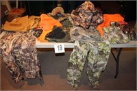 Hunting Clothes Size XL; Hats, Pants, Jacket,