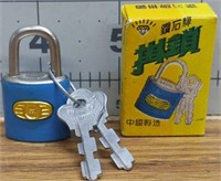 Tiny padlock and keys