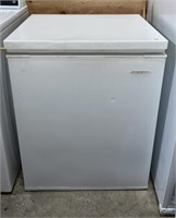 Apartment Size Chest Freezer (27"W x 23.5"D x