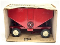 Ertl Gravity Feed Wagon 1/16 Scale in Box