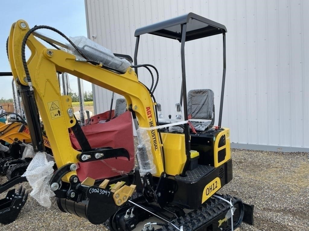 UNUSED 2023 AGT INDUSTRIAL QH12 MINI EXCAVATOR