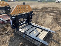 SKID STEER PALLET FORKS, HYD FORK MOVERS