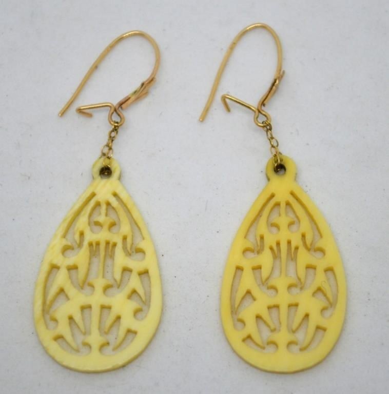 CARVED AND PIERCED EARRINGS W 14K GOLD POSTS