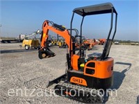 AGT MINI EXCAVATOR, MODEL QH12, 14'' BUCKET,