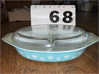 Pyrex snowflake casserole dish with lid