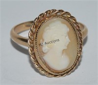 Antique English 9K Gold Carved Cameo Ring