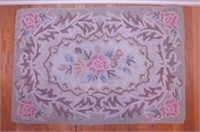 New China floral hooked wool area rug, 2' x 3'