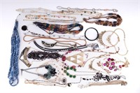 Fashion & Costume Necklaces (32)