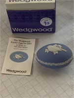 WEDGWOOD 1983 EASTER EGG