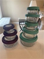 Anchor glass storage containers