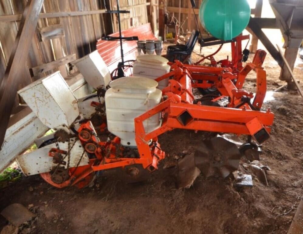 3 pt hitch 2 row no-till planter w/ seed plates