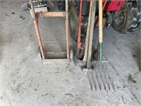 Hand tool and hand cart